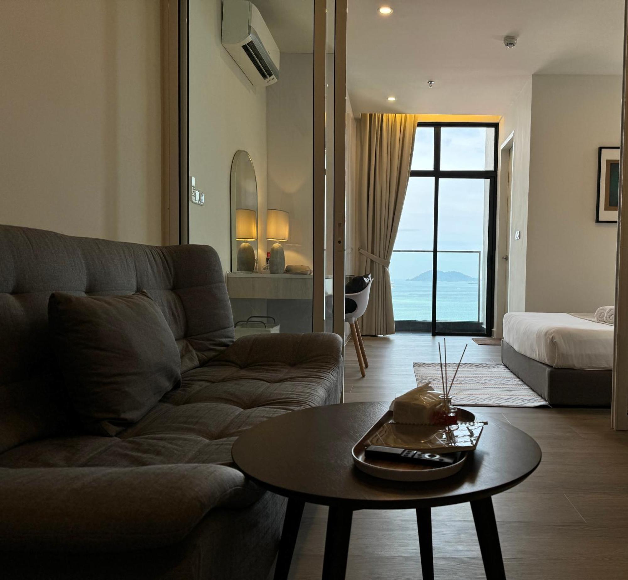 The Shore Cbd Kota Kinabalu By Laxzone Suite Экстерьер фото