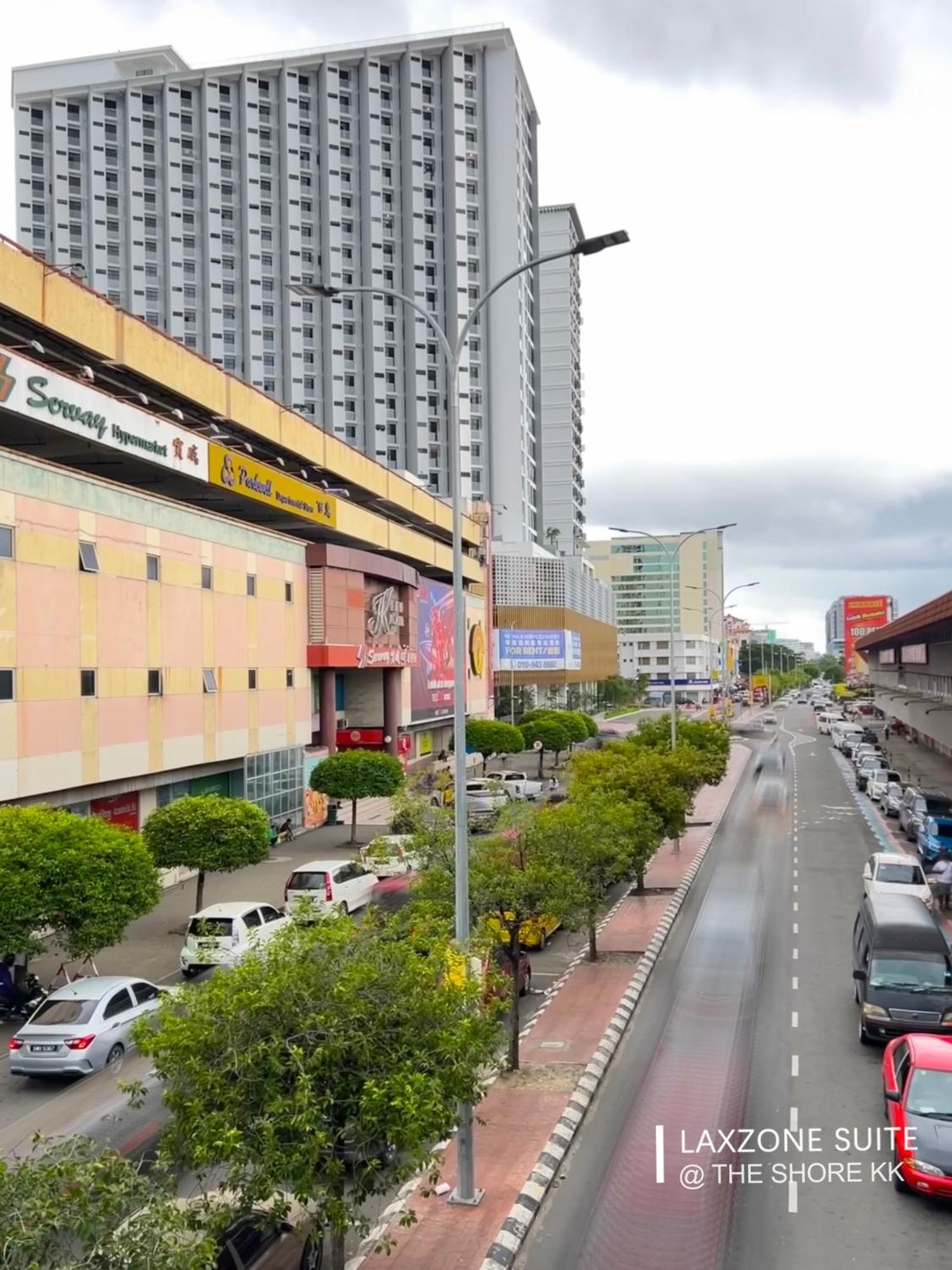 The Shore Cbd Kota Kinabalu By Laxzone Suite Экстерьер фото