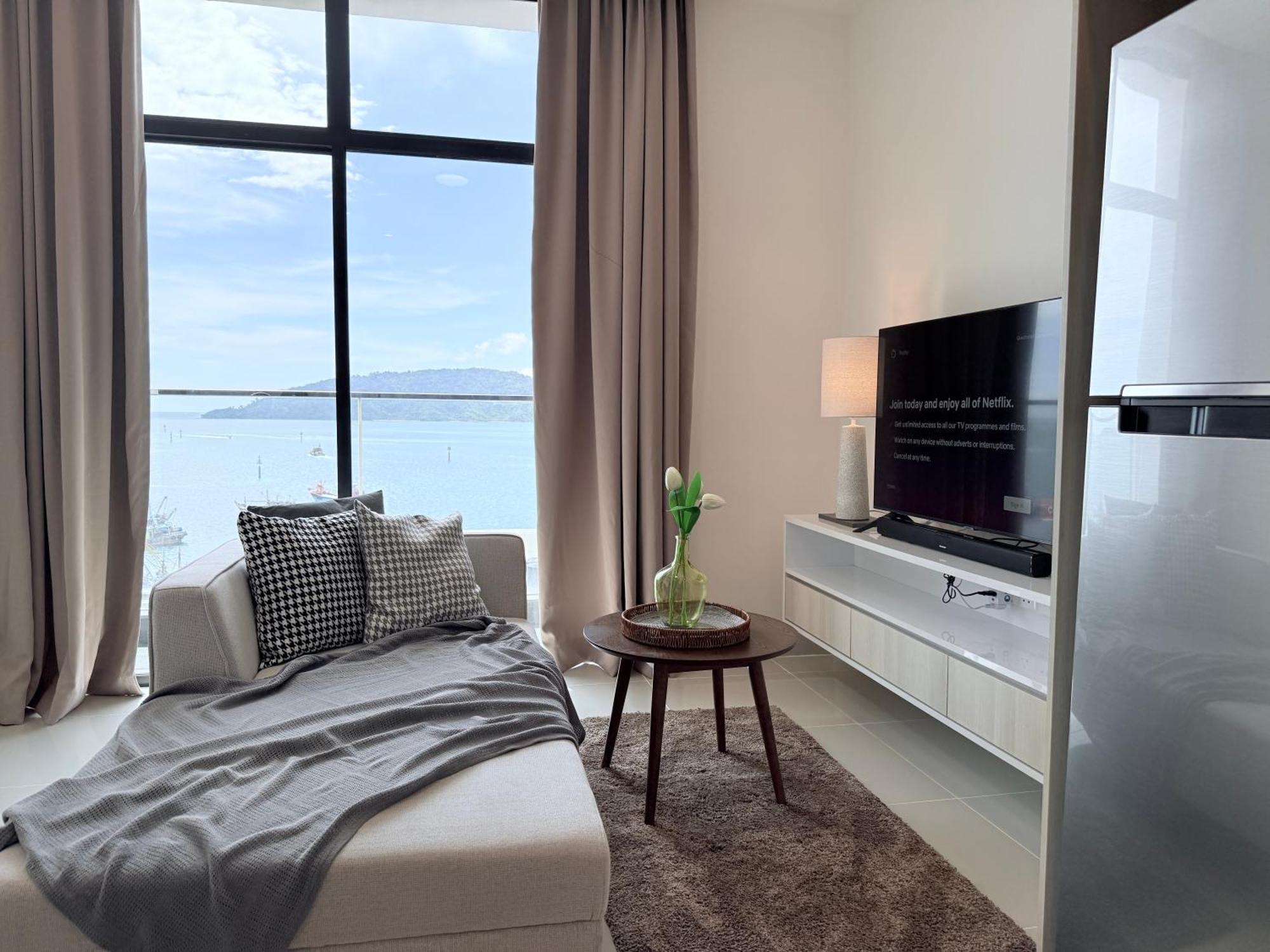 The Shore Cbd Kota Kinabalu By Laxzone Suite Номер фото